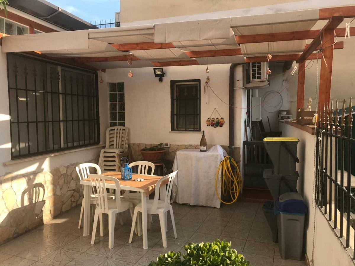 Nido D'Amore A تيراتشينا المظهر الخارجي الصورة