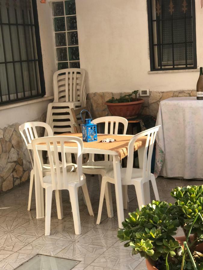 Nido D'Amore A تيراتشينا المظهر الخارجي الصورة
