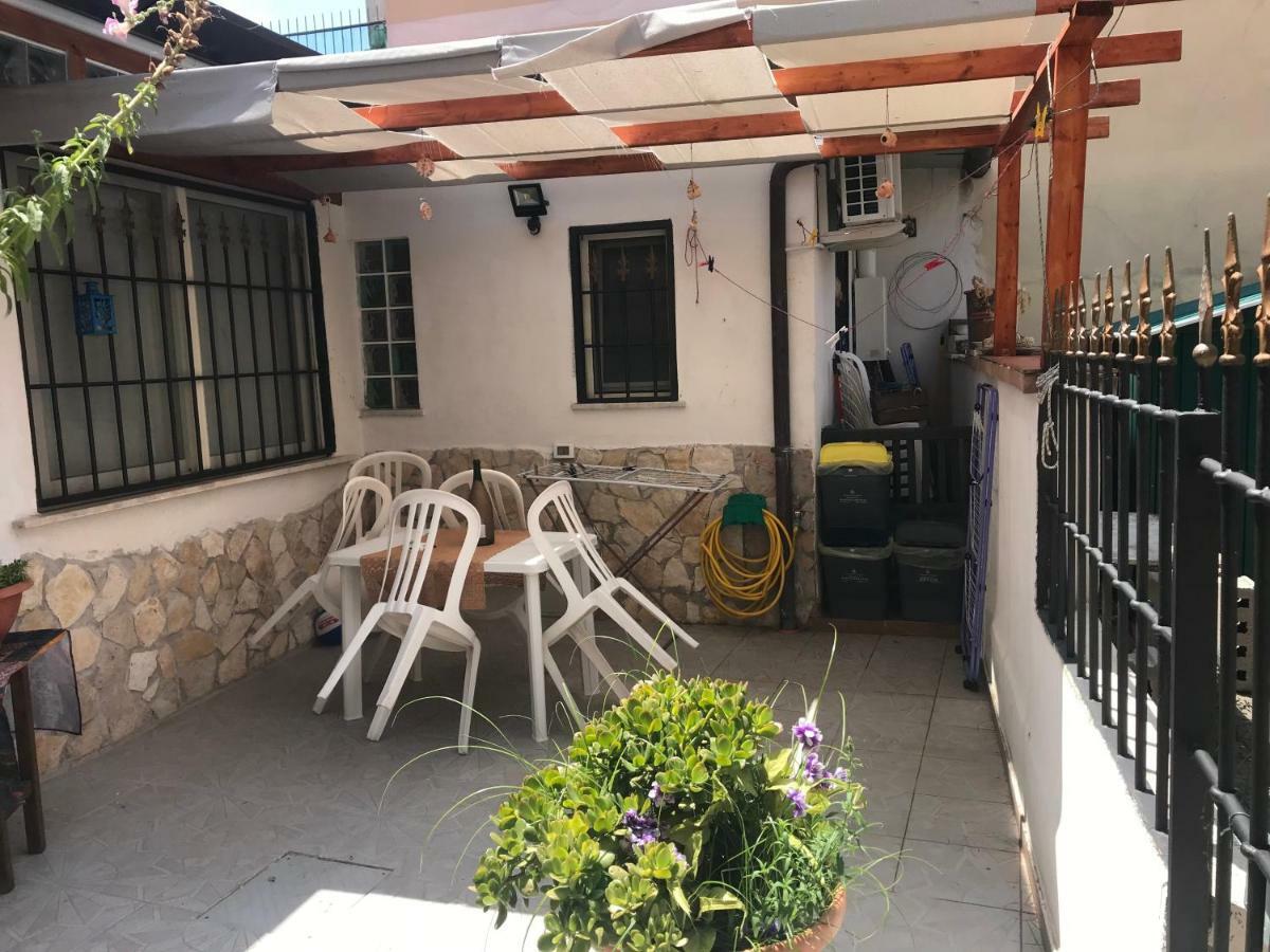 Nido D'Amore A تيراتشينا المظهر الخارجي الصورة